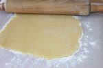 Ricetta bottoni di pasta frolla dell’unicorno con crema al burro multicolor