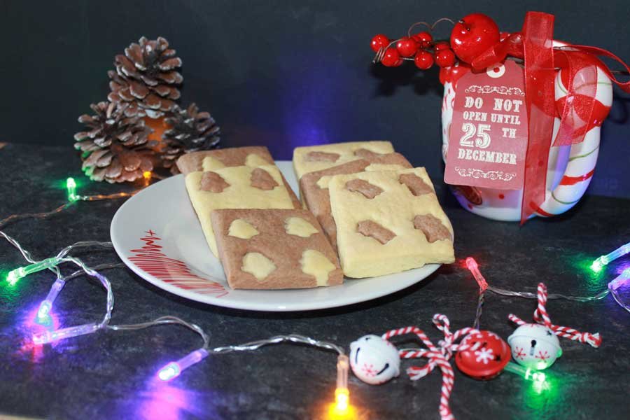 ricetta biscotti di frolla bicolore natalizi