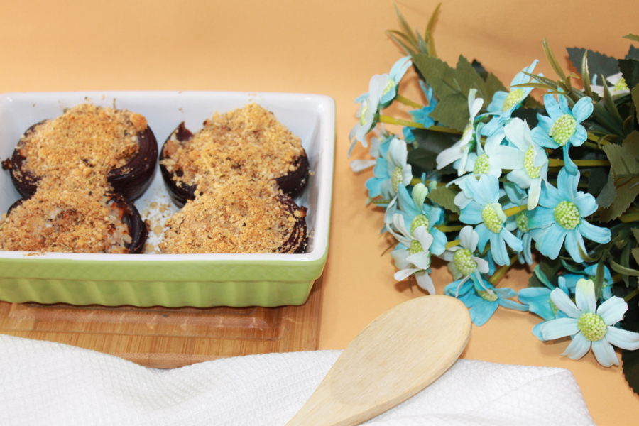 ricetta cipolle rosse ripiene al tonno e acciughe