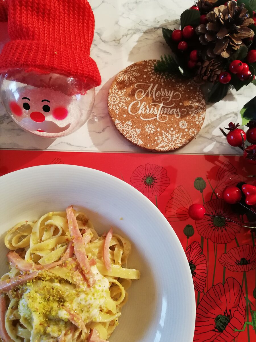 Ricetta tagliatelle mortadella burrata e pistacchi